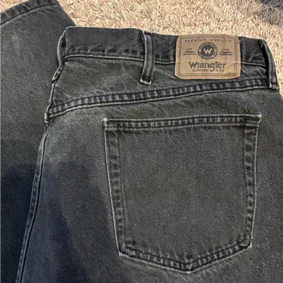 Wrangler Black Straight Jeans Classic Style - Picture 1 of 4